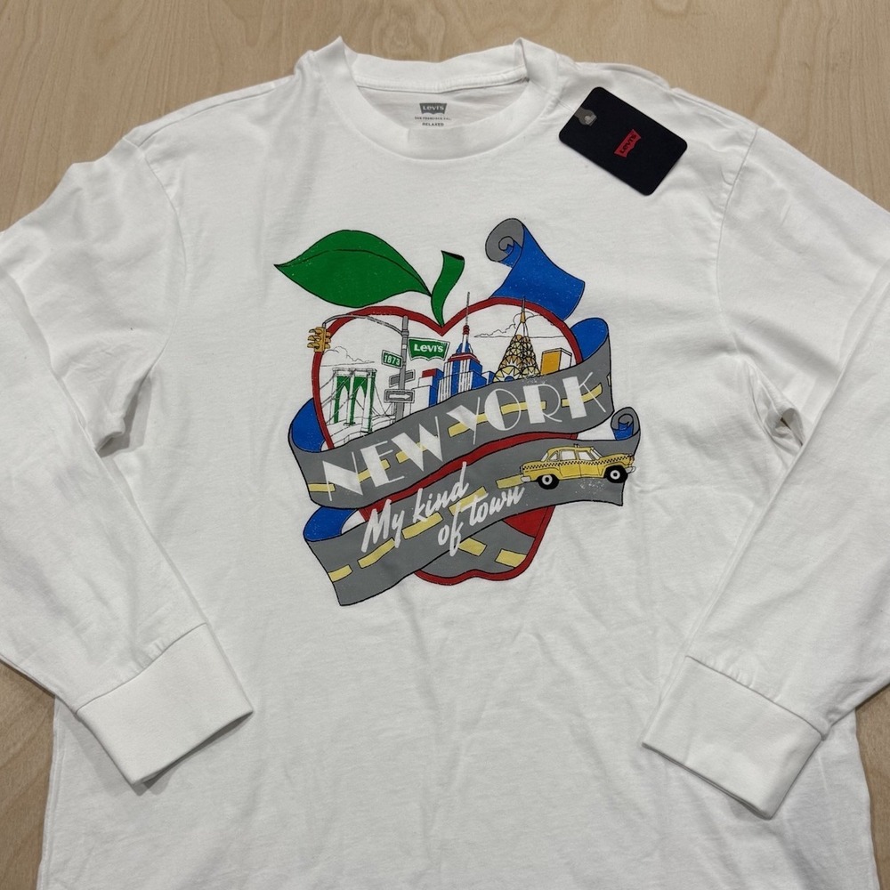 NWT Levi's T-Shirt White New York Graphic Long Sleeve Shirt Preppy Urban